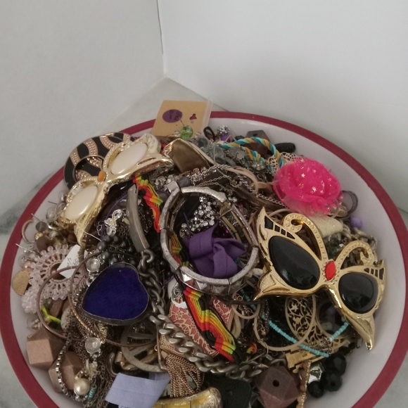 4lbs Scrape Jewelry Lot, for jewelry making and Crafting - Picture 8 of 10